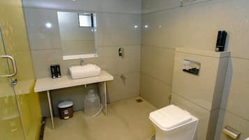 Deluxe Double Room | Bathroom