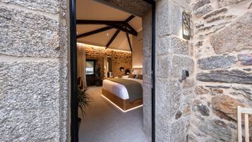 Premium bedding, Select Comfort beds, in-room safe, desk