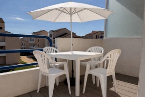 Outdoor dining - Charming appartment La Pironnière - Les Sables - 4 people (Les Sables-d´Olonne)