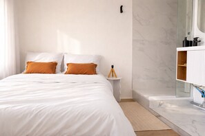 1 bedroom, free WiFi, bed sheets - Charming appartment La Pironnière - Les Sables - 4 people (Les Sables-d´Olonne)