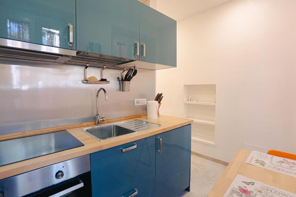 Appartement Standard, vue cour intérieure | Cuisine privée