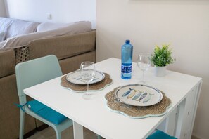 Dining - 'Gran Vía' Apartment with Balcony and Air Conditioning (Conil de la Frontera)