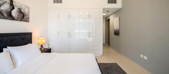 Maison Privee - Refined Yas Living with Resort-Style Facilities