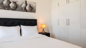 Deluxe Apartment, 1 King Bed, Non Smoking, Balcony