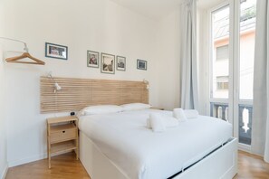 3 bedrooms, iron/ironing board - Spacious and welcoming 115m2 apartment, perfect for up to 6 people, located on the second floor of a building with lift.The accommodation is located along Corso Buenos Aires, the famous Milanese shopping street, a very short distance from the M1 Porta V (Milan)