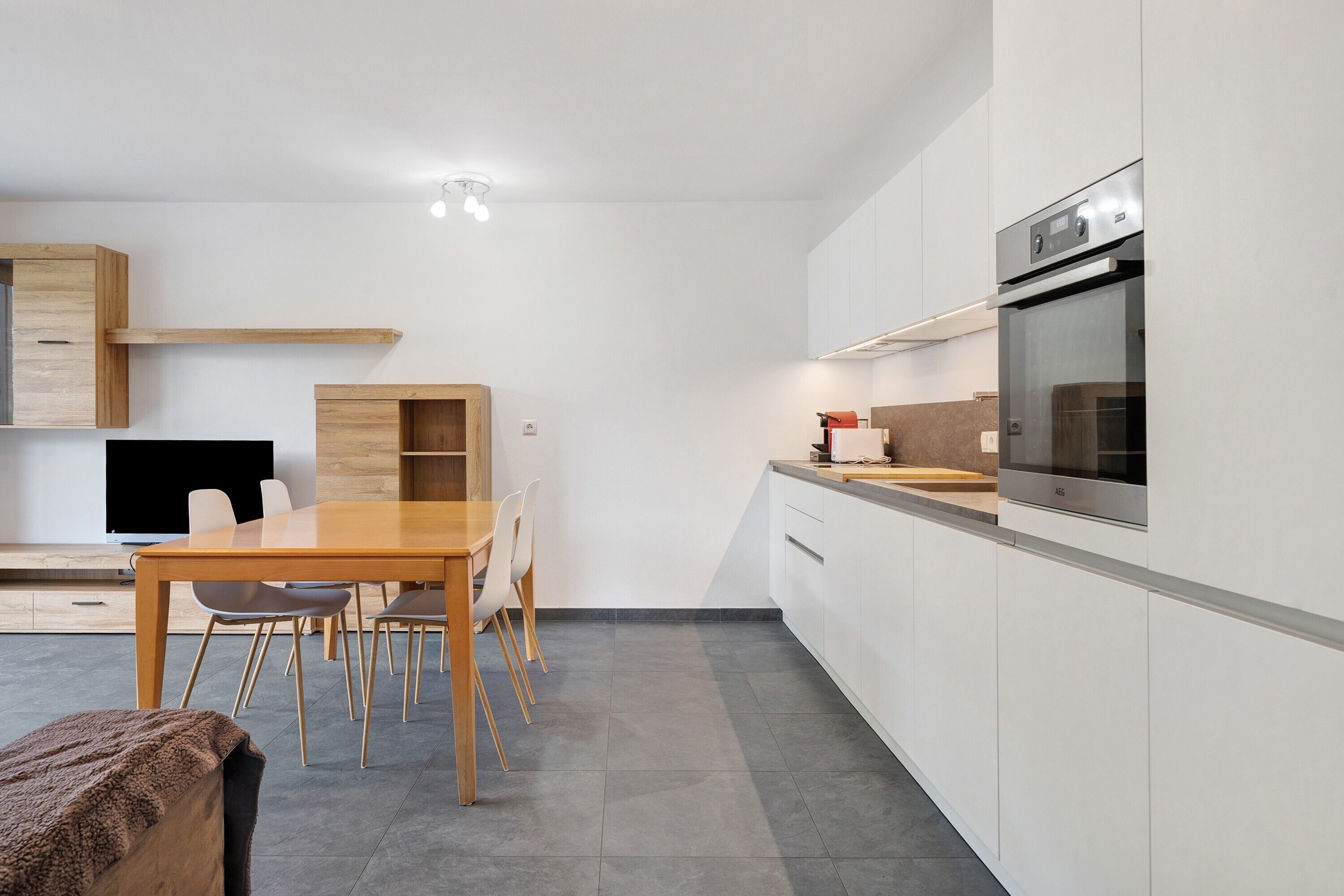 Kühlschrank, Ofen, Herdplatte, Geschirrspüler