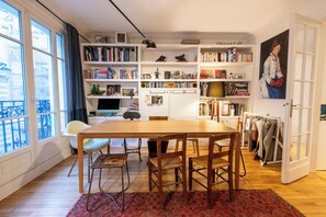Dining - MONTMARTRE, SACRE COEUR, LIFT, 30–60 days ahead? Ask for a private offer AND-VAp (Paris)