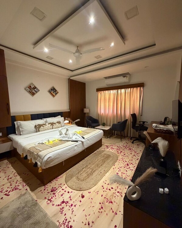 Room - Hotel Casa Square (Indore)
