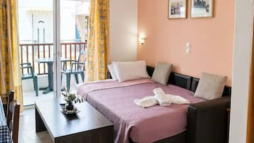 Studio, Non Smoking, Balcony | Interior