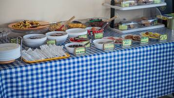 Free daily buffet breakfast