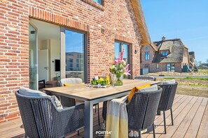 Outdoor dining - Premium vacation home in Dünenpark List on Sylt with sauna and terrace (List auf Sylt)