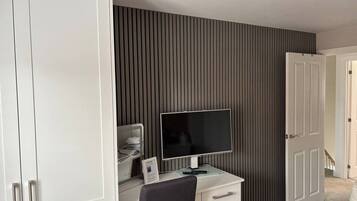 Room, 1 Bedroom, Patio | Interior