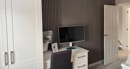 Room-quiet Double Bedroom