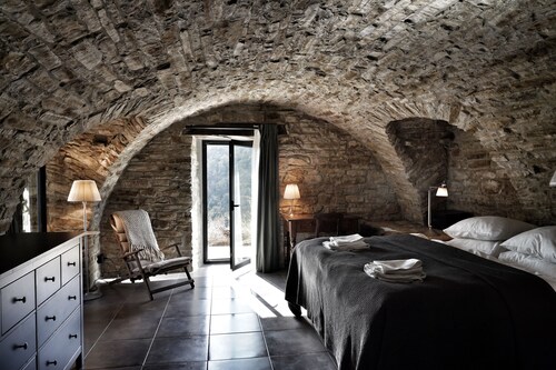 Villa dell’Orso – Secluded Luxury with Private Infinity Pool & Piedmont Views
