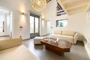 TV - (ESA121ID) Spacious Duplex in the center of Madrid (Madrid)