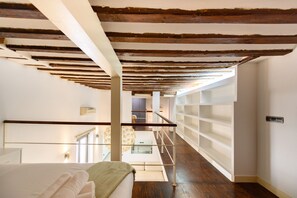 3 bedrooms, free WiFi - (ESA121ID) Spacious Duplex in the center of Madrid (Madrid)