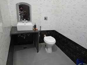 Phòng đôi Deluxe, ban công | Phòng tắm