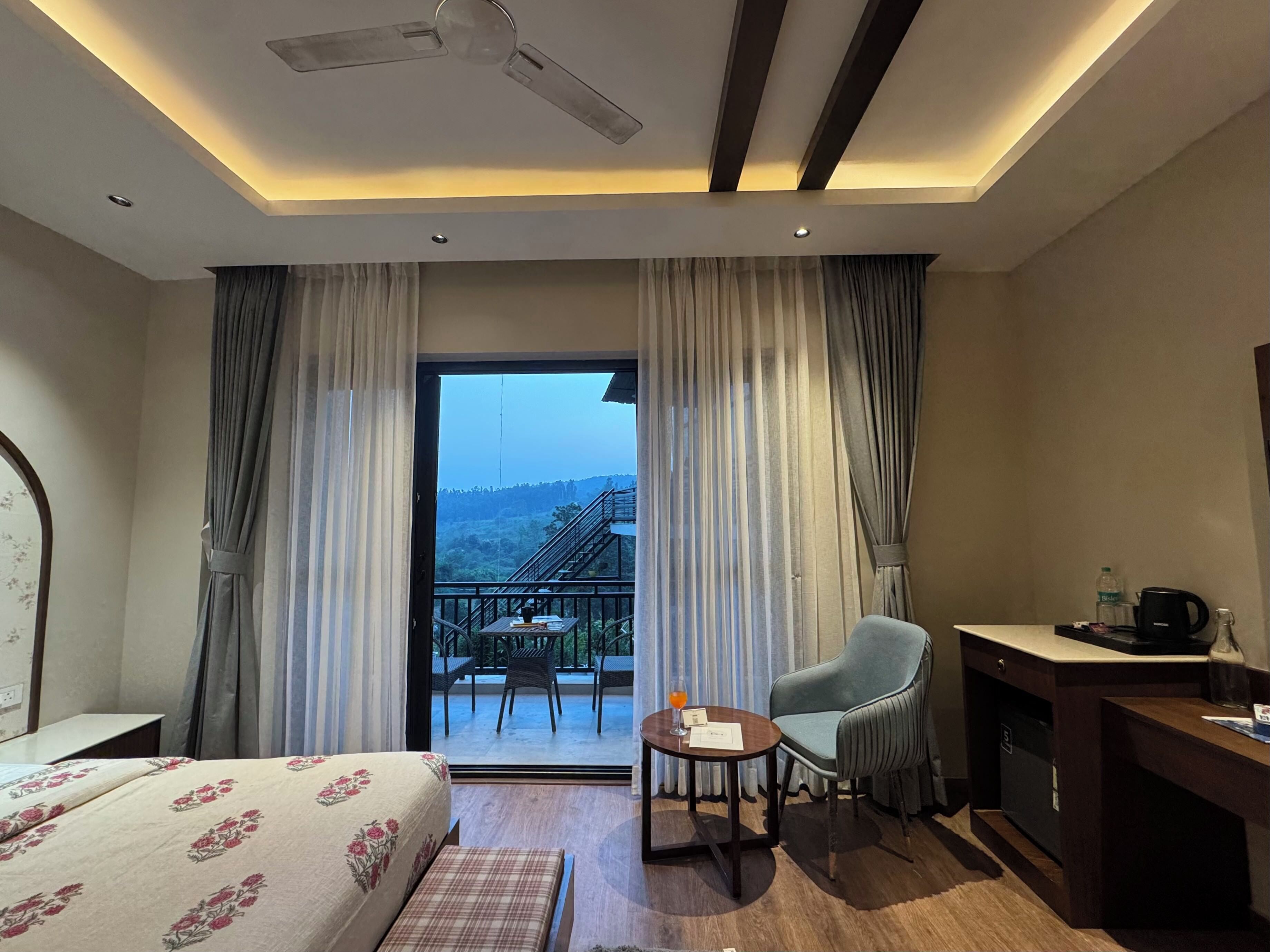 Laptop workspace, free WiFi, bed sheets