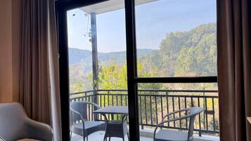 Deluxe Double Room, Garden View | Interior