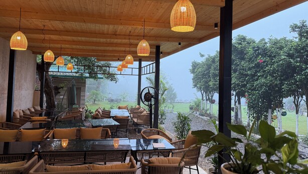 Restaurant - Saraiville - Boutique Riverside Stay (Vikasnagar)