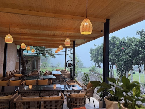 Saraiville - Boutique Riverside Stay