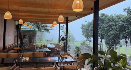 Saraiville - Boutique Riverside Stay