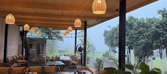 Saraiville - Boutique Riverside Stay