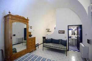 Interni