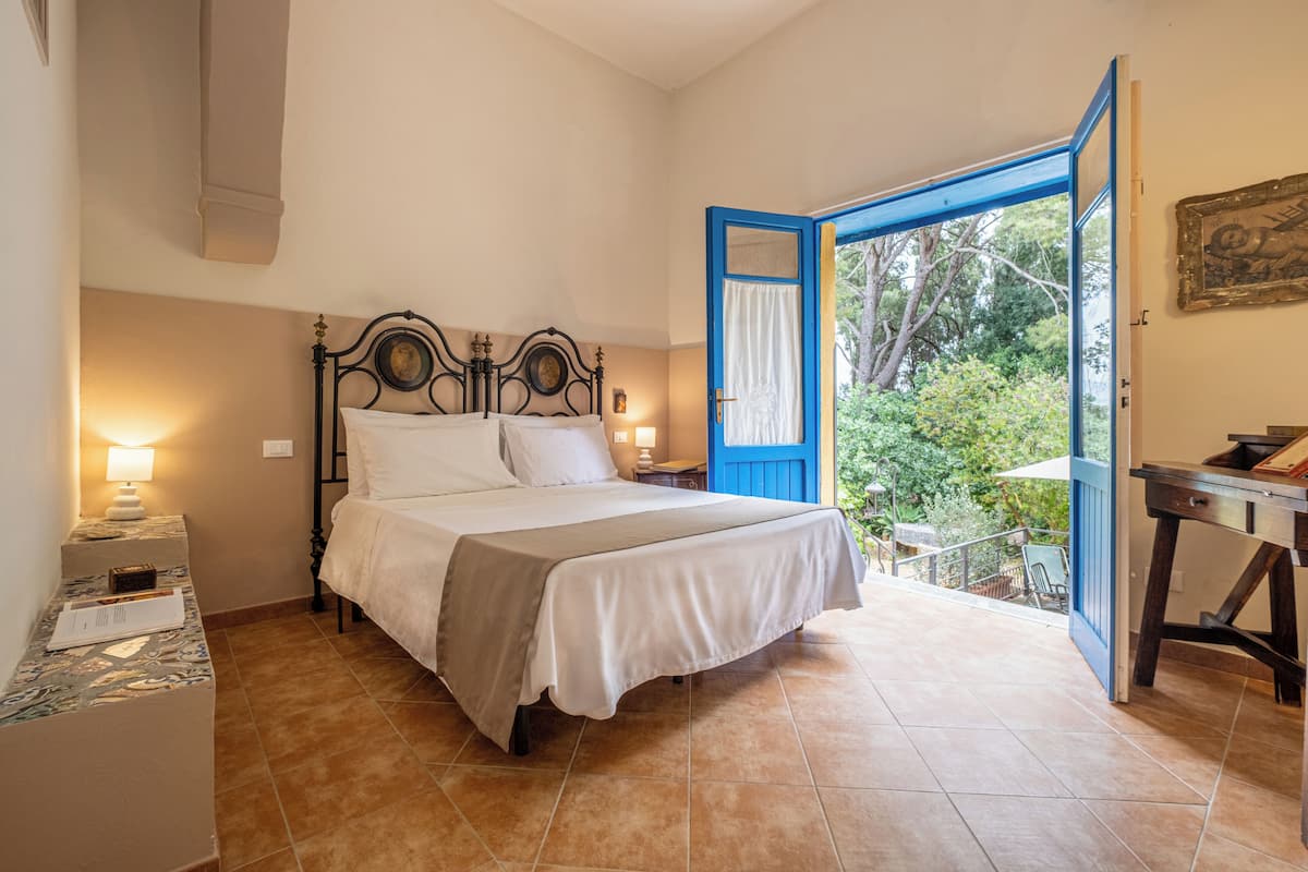 Apartment, Garden View | Free WiFi, bed sheets
