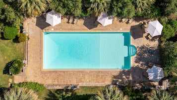 Sæsonbestemt udendørs pool