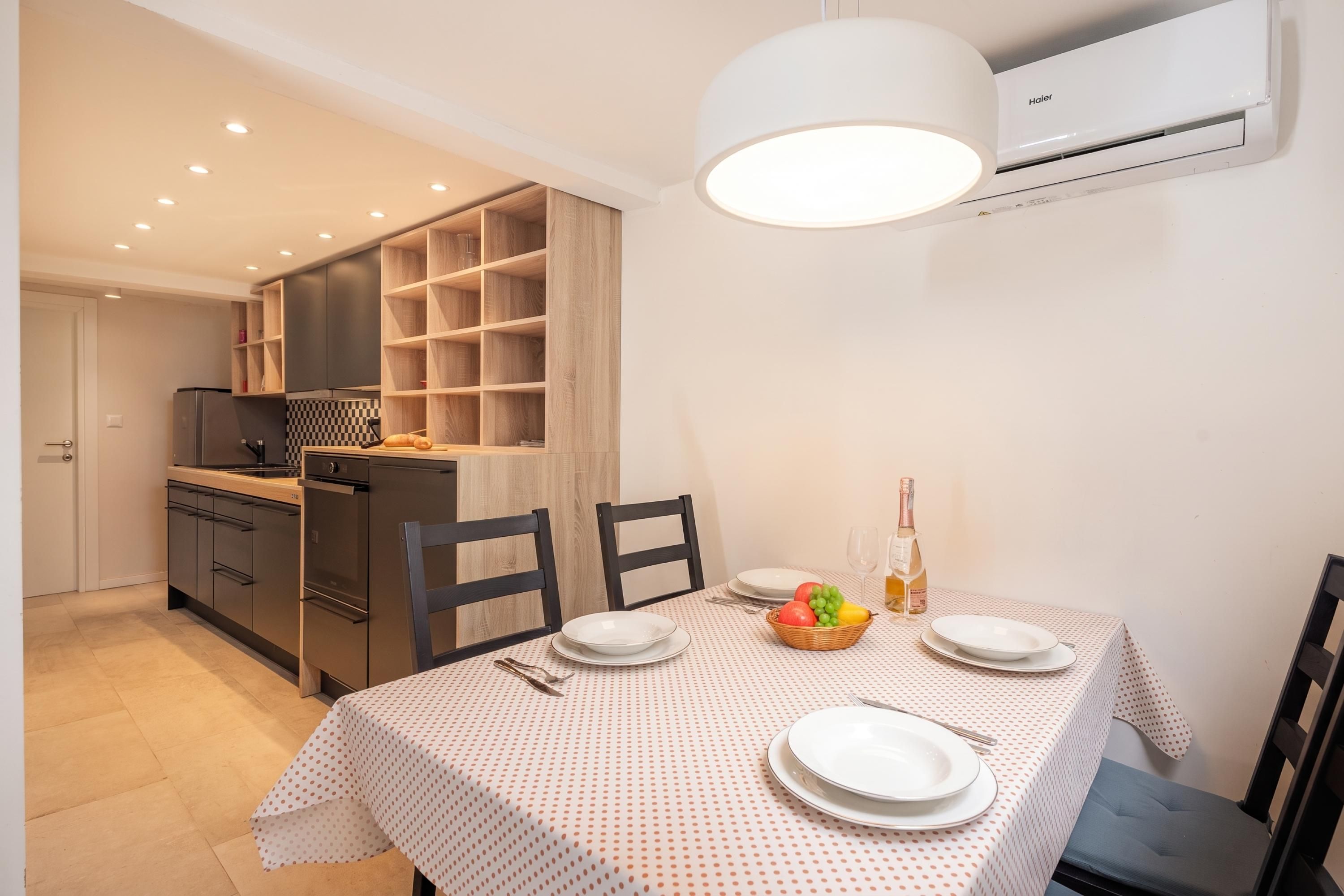 สแตนดาร์ดอพาร์ทเมนท์, 1 ห้องนอน, ระเบียง, หันหน้าสู่ทะเล (Casa del Porto Seafront Apartment) | ร้านอาหาร