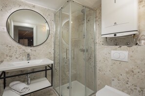 Unclassified image, 5 of 20, button - Casa del Porto Seafront Apartment (Moscenicka Draga)