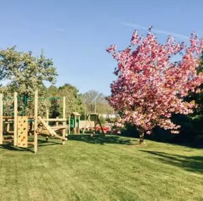 Children’s area - Peaceful 8-Berth Caravan Retreat | Pet Friendly (Stanford Bishop)