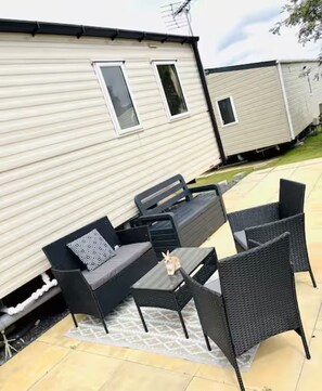 Terrace/patio - Peaceful 8-Berth Caravan Retreat | Pet Friendly (Stanford Bishop)