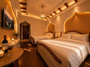 Premium bedding, down duvets, memory-foam beds, individually decorated - Han Exotic inn (Zhangjiajie)