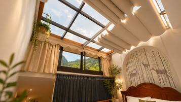 Design Quadruple Room, Hill View | View from room