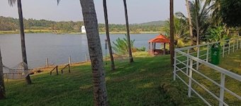 Feel tranquility by the Bharathapuzha River with peaceful and comfortable stays.