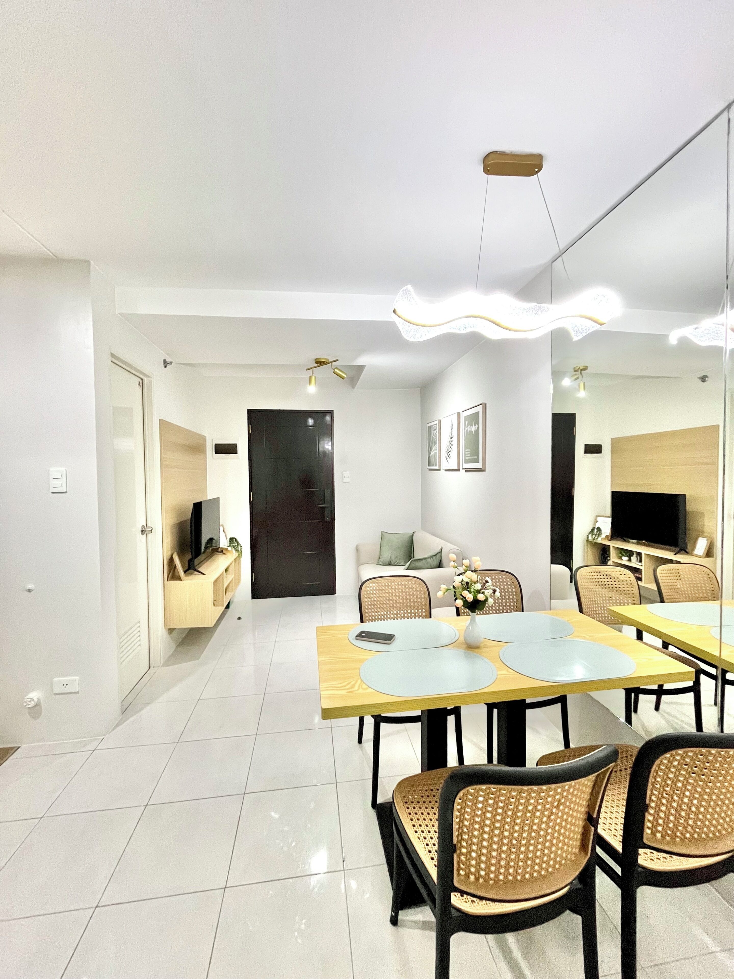 Family Condo, 2 Bedrooms, Kitchen, City View | Dining