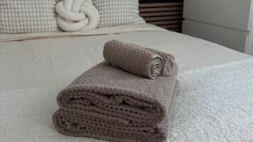 1 chambre, fer et planche à repasser, accès Internet, draps fournis