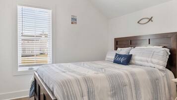 House, Balcony, Lake View | Free WiFi