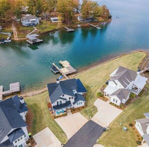 Casa, balcón, vistas al lago | Exterior