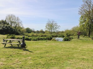 Cottage | Outdoor dining - Mallards Rest (Caernarfon)