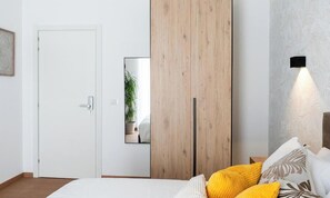 Iron/ironing board, free WiFi - Barirooms - Cardassi Suites (Bari)