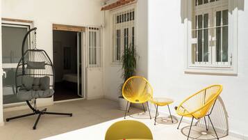 Deluxe Double Room | Terrace/patio