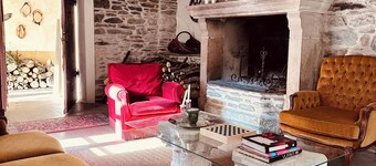 Country house by the river, 3 bedrooms, air-conditioned, Wifi Fibre
