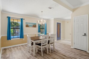 Dining - Large Pool Home 7 miles to the Beach! (Navarre)
