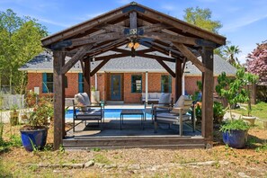 Terrace/patio - Large Pool Home 7 miles to the Beach! (Navarre)
