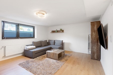 テレビ. Apartment 'Wehra' with Private Garden and Wi-Fi