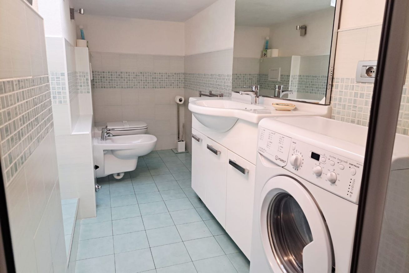 Douche, bidet, serviettes fournies