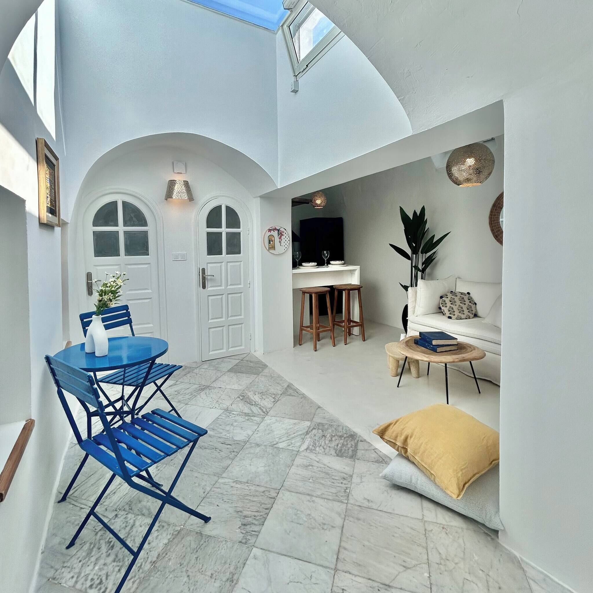 Apartment, 2 Bedrooms | Living area